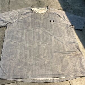 EUC Under Armour Tee